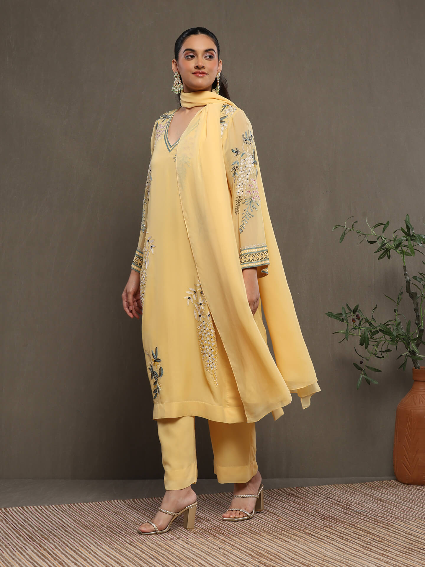 sahiba-yellow-02