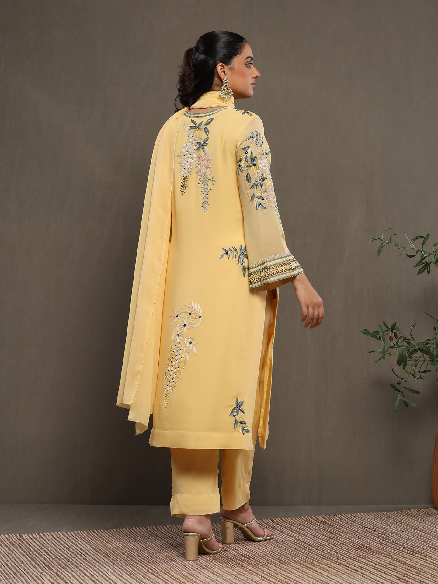 sahiba-yellow-04